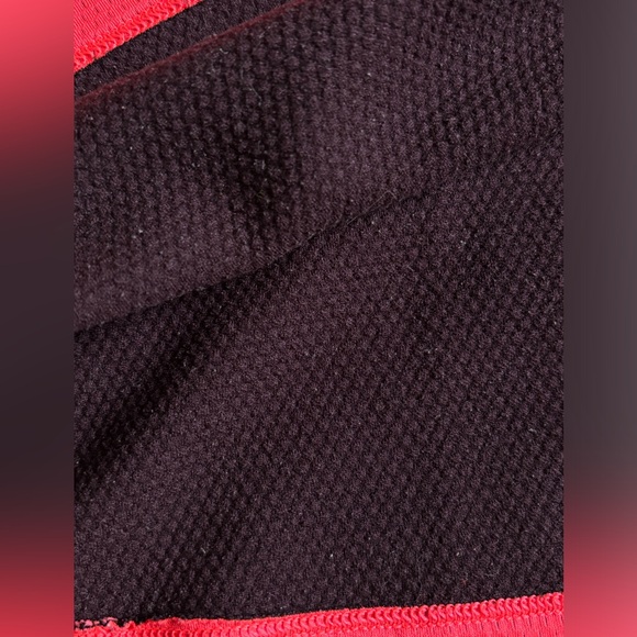 Women’s Fitted Cold Gear Under Armour Top - Size Medium - Picture 6 of 6